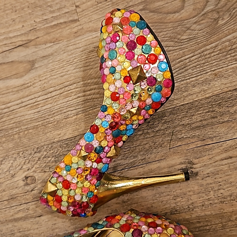 Stilletos - Picture 6 of 9